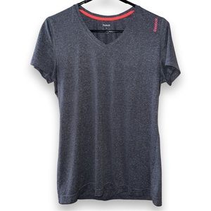 🪩4/$20!! Reebok Athletic Tee Grey/Apricot PlayDry Short Sleeve Shirt L 🪩4/$20!!